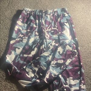 Women camo sweats